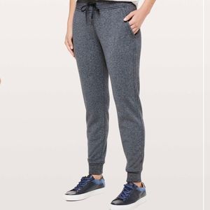 Lululemon Warm Down Jogger in Heather Speckled True Navy Size 4